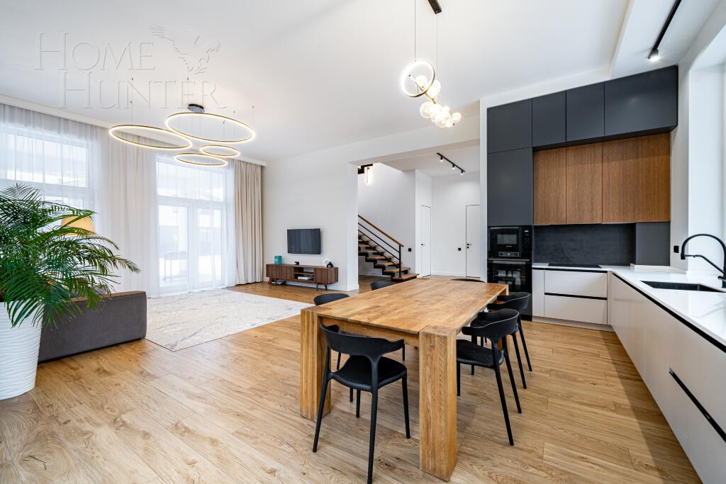 2-этажный коттедж 260 м² с отделкой