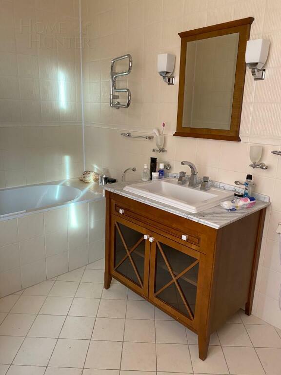 3-этажный коттедж 700 м² с отделкой