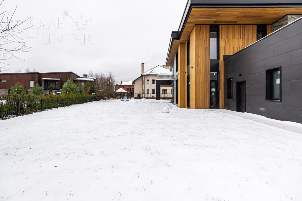 2-этажный коттедж 853.2 м² без отделки