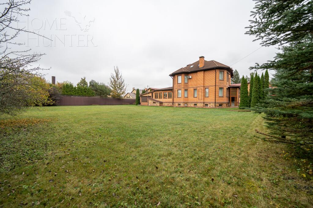 3-этажный коттедж 980 м² с отделкой