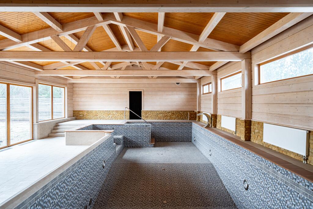 2-этажный коттедж 1 250 м² без отделки