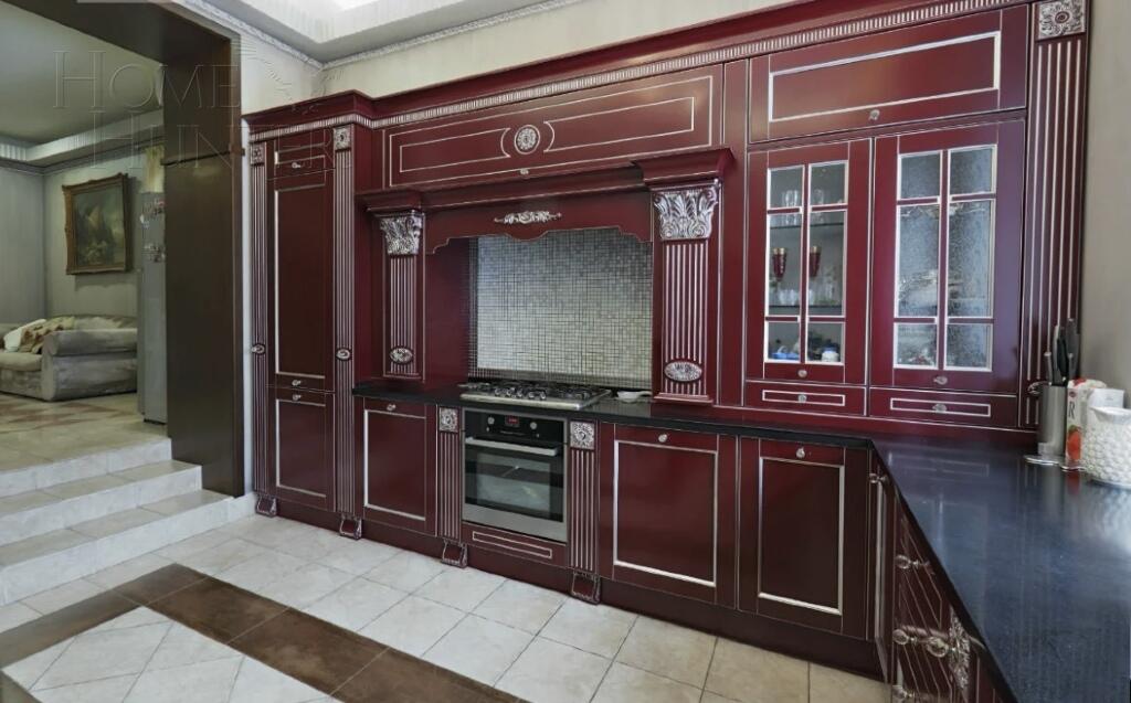 2-этажный коттедж 1 140 м² с отделкой