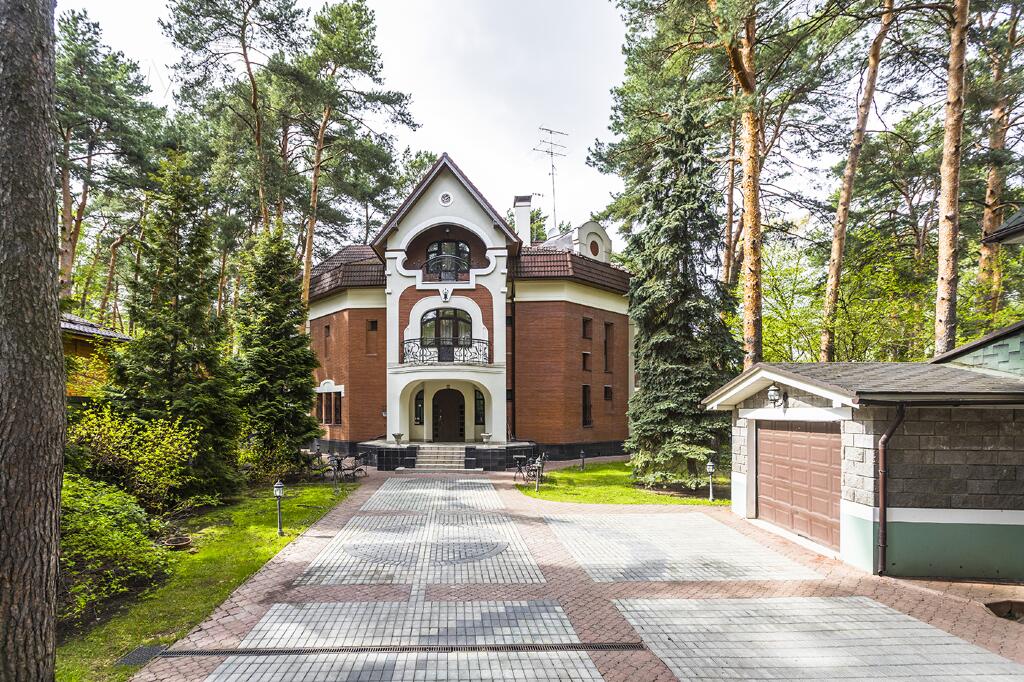 2-этажный коттедж 560 м² с отделкой