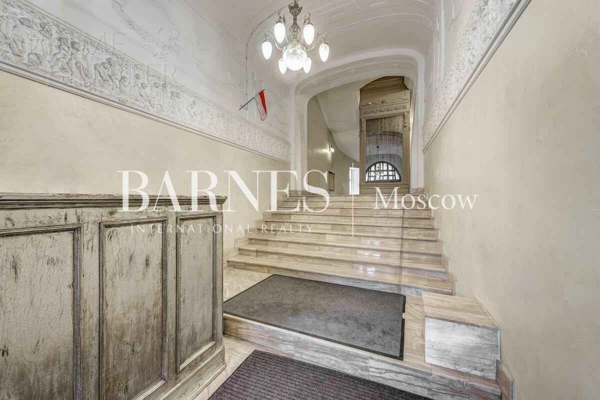 5-КОМН. КВАРТИРА С ОТДЕЛКОЙ 246 М² НА 3 ЭТАЖЕ