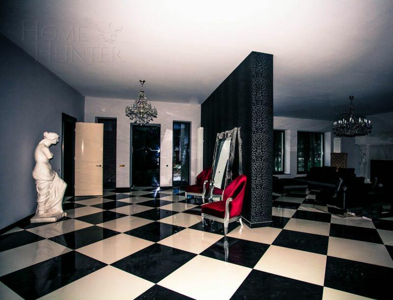 3-этажный коттедж 1 300 м² с отделкой