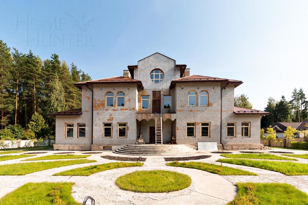 2-этажный коттедж 2 000 м² без отделки