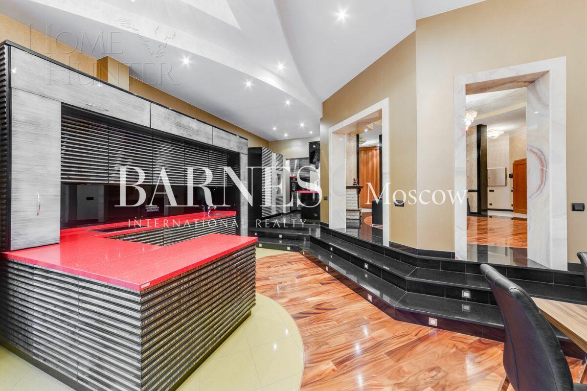 5-КОМН. КВАРТИРА С ОТДЕЛКОЙ 220 М² НА 3 ЭТАЖЕ