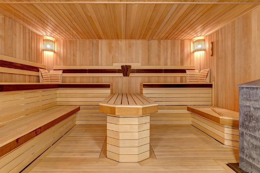 3-этажный коттедж 550 м² с отделкой