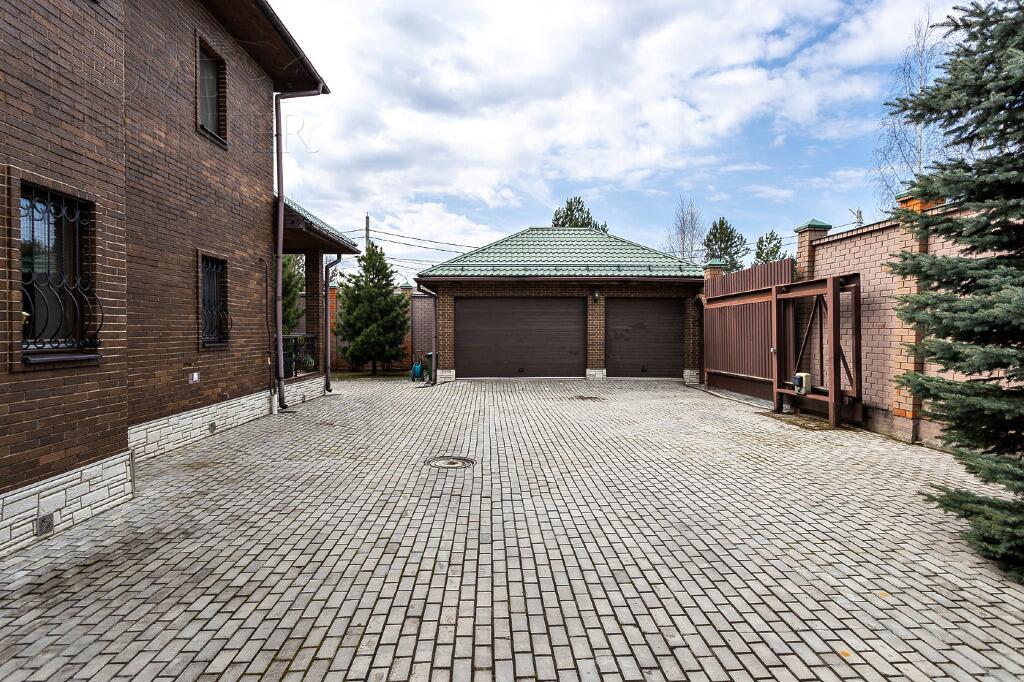 2-этажный коттедж 200 м² с отделкой