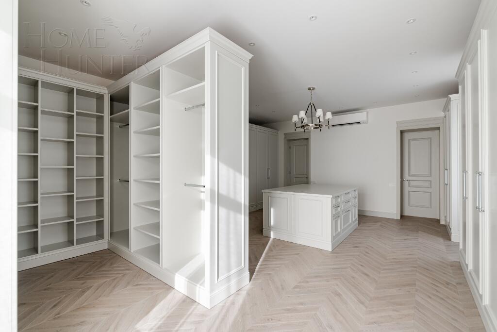 2-этажный коттедж 1 250 м² с отделкой