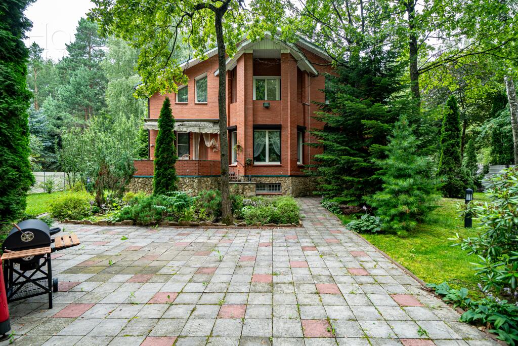 2-этажный коттедж 380 м² без отделки