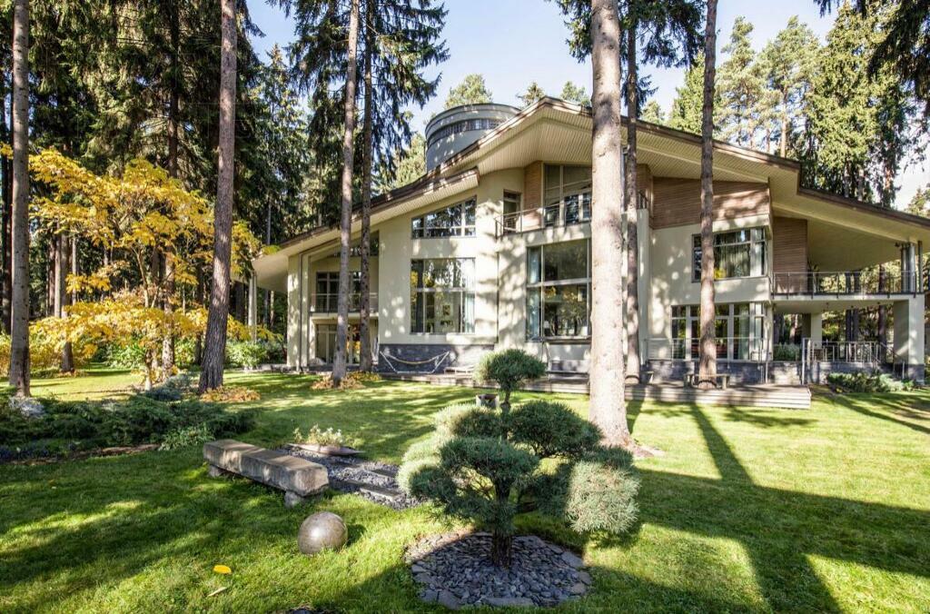 2-этажный коттедж 1 622 м² с отделкой