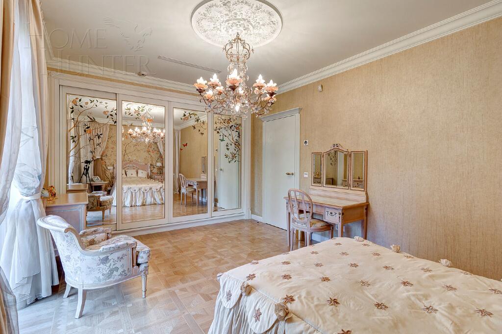 2-этажный коттедж 782.7 м² с отделкой