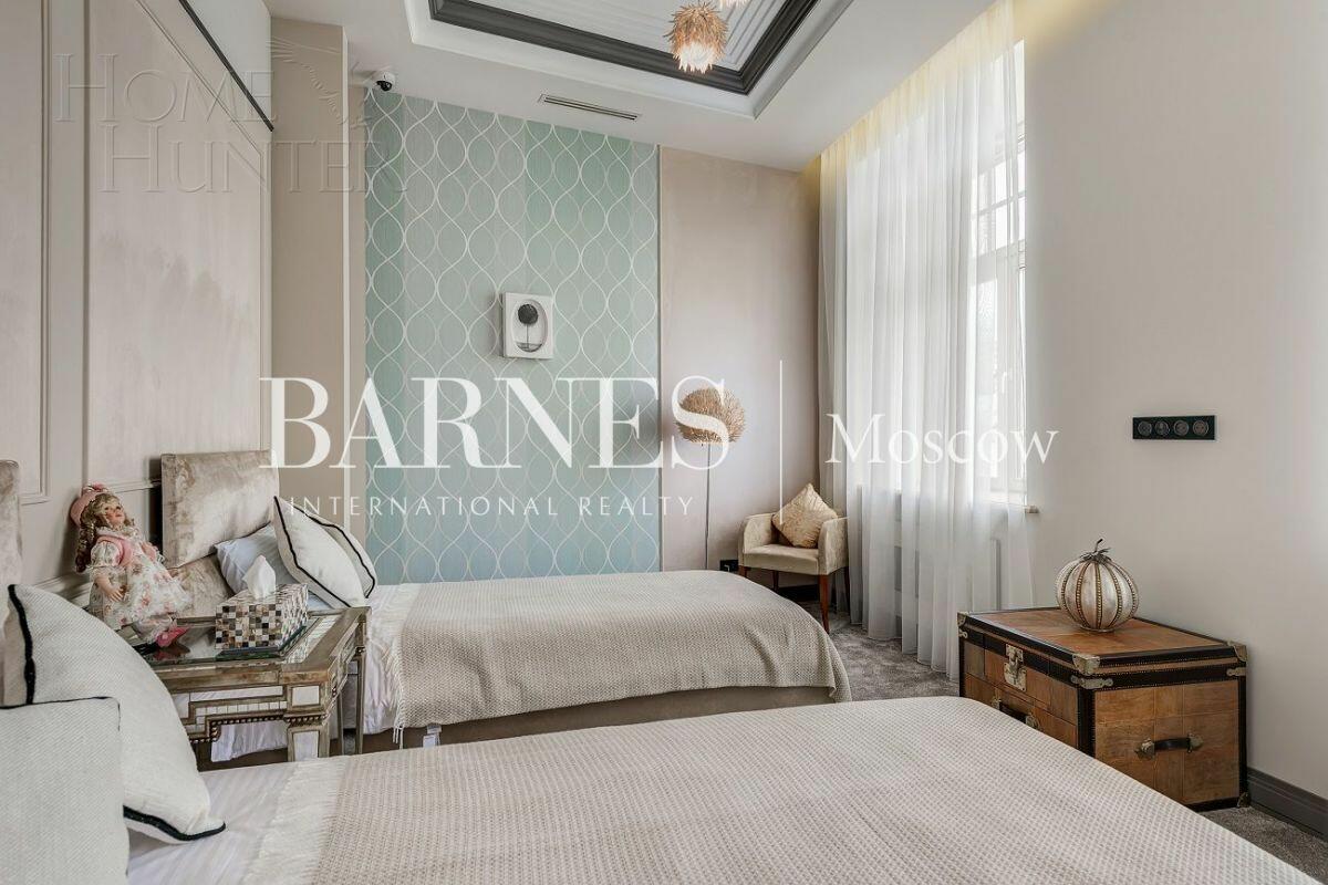 5-КОМН. КВАРТИРА С ОТДЕЛКОЙ 246 М² НА 3 ЭТАЖЕ