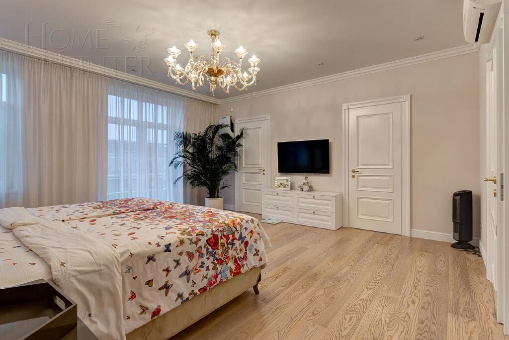 3-этажный коттедж 550 м² с отделкой