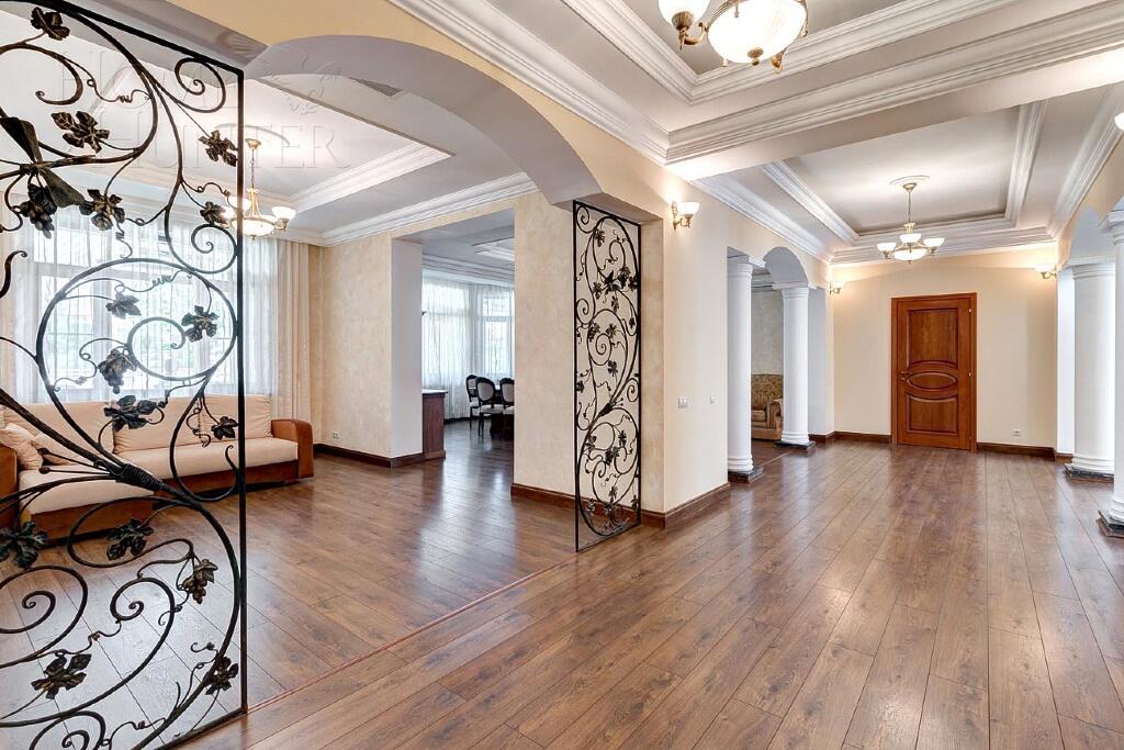 2-этажный коттедж 700 м² с отделкой