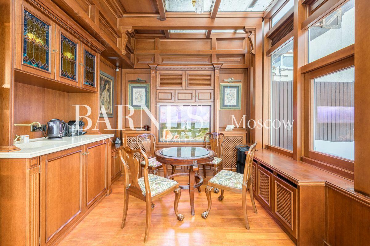 4-КОМН. ПЕНТХАУС С ОТДЕЛКОЙ 258 М² НА 11 ЭТАЖЕ