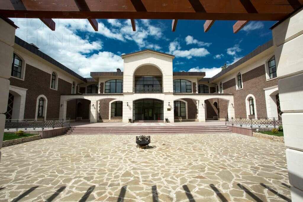 2-этажный коттедж 3 550 м² с отделкой