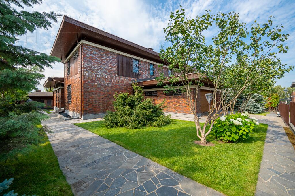2-этажный коттедж 745 м² с отделкой