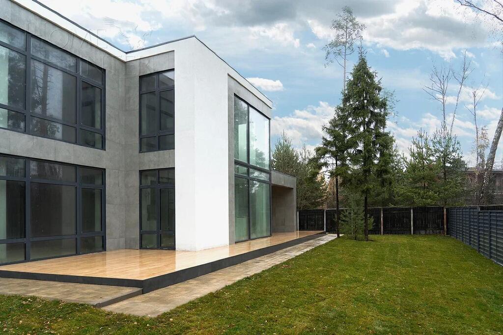 2-этажный коттедж 520 м² без отделки