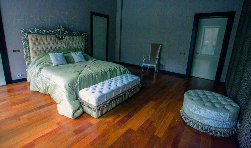 3-этажный коттедж 1 300 м² с отделкой