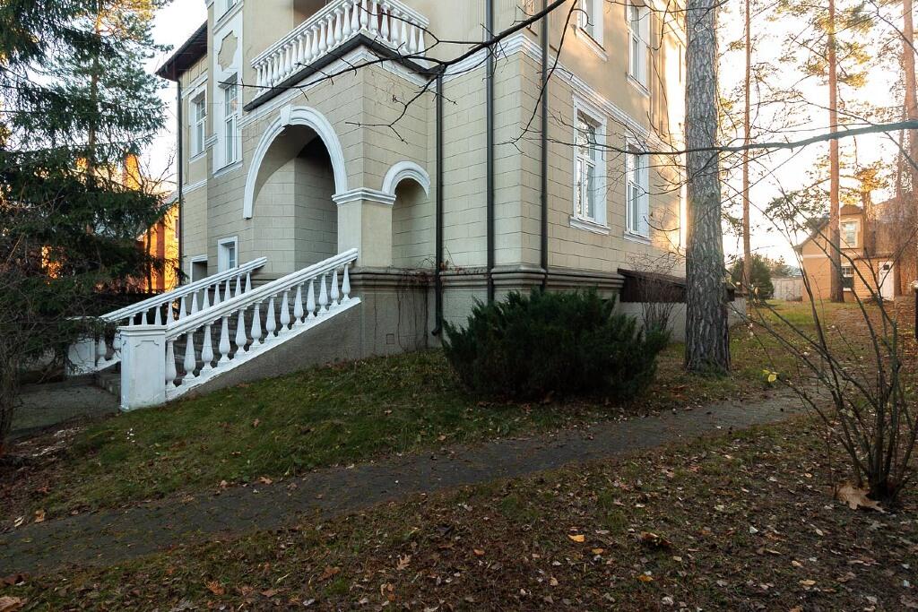 2-этажный коттедж 680 м² с отделкой