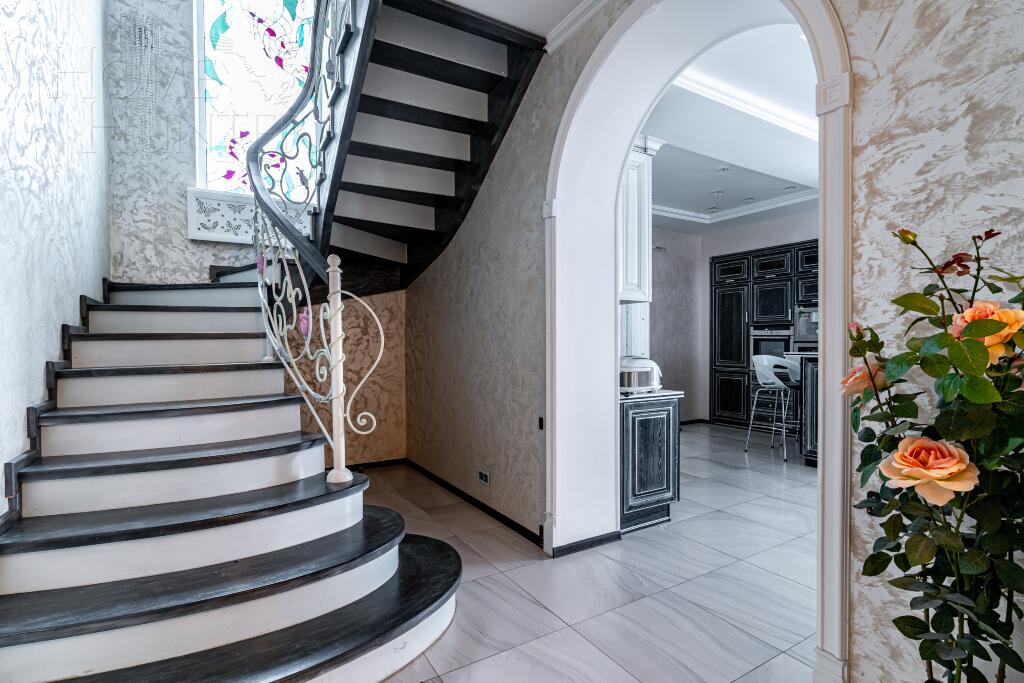 2-этажный коттедж 210 м² с отделкой