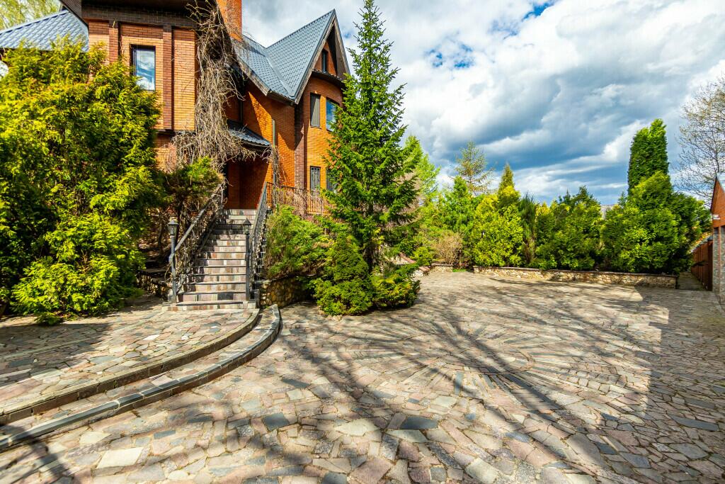 2-этажный коттедж 360 м² с отделкой