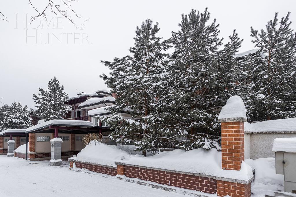 3-этажный таунхаус 360 м² с отделкой