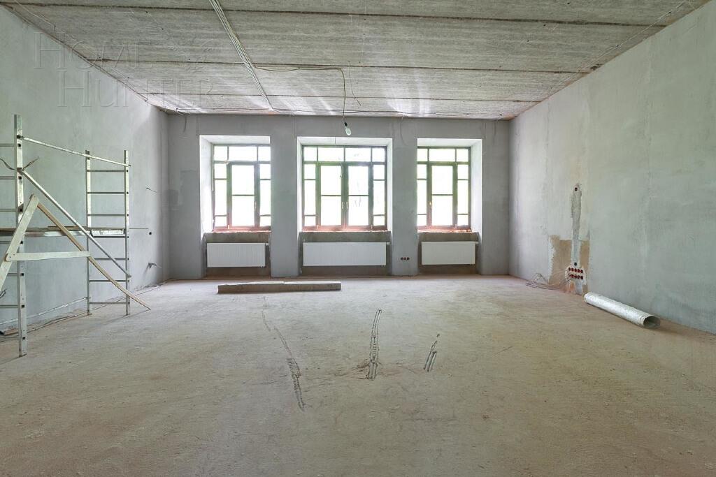 2-этажный коттедж 1 100 м² без отделки