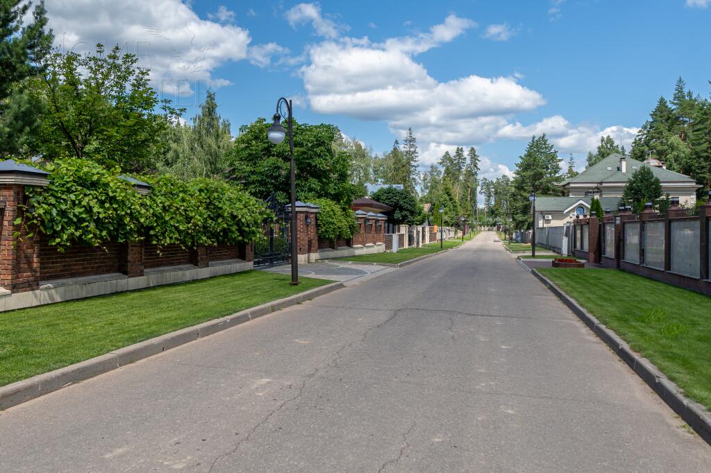 2-этажный коттедж 549 м² без отделки