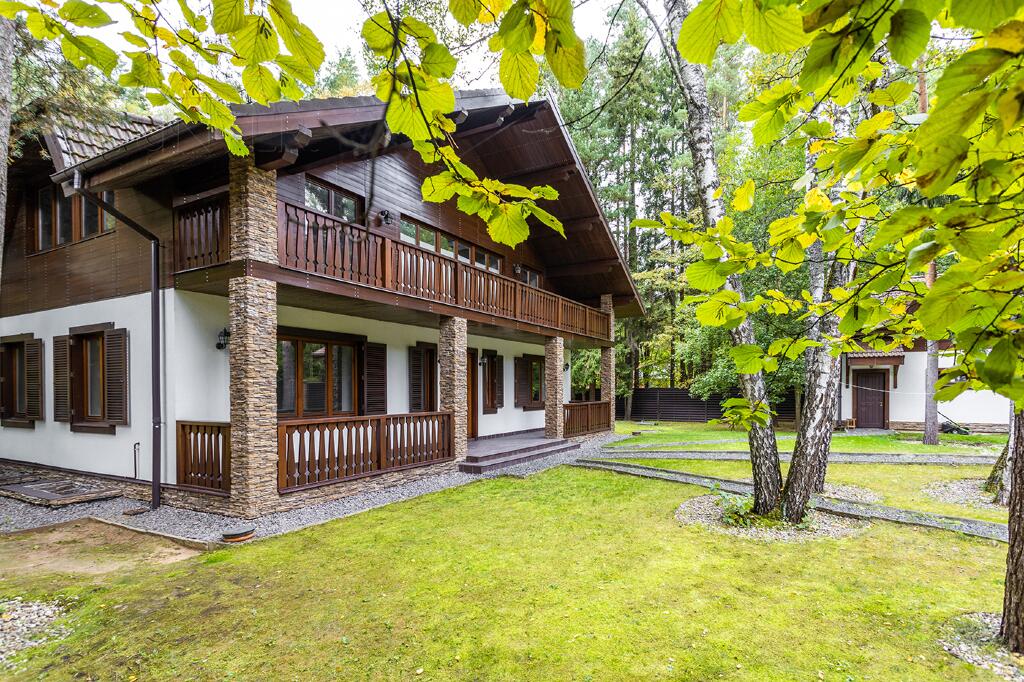 2-этажный коттедж 640 м² без отделки