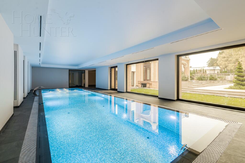 2-этажный коттедж 1 372 м² с отделкой