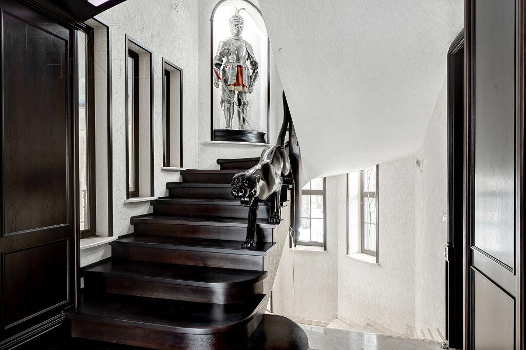 2-этажный коттедж 452 м² с отделкой