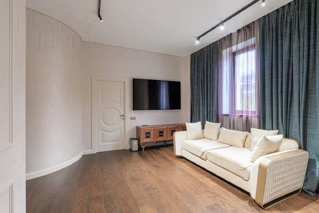 2-этажный коттедж 700 м² с отделкой