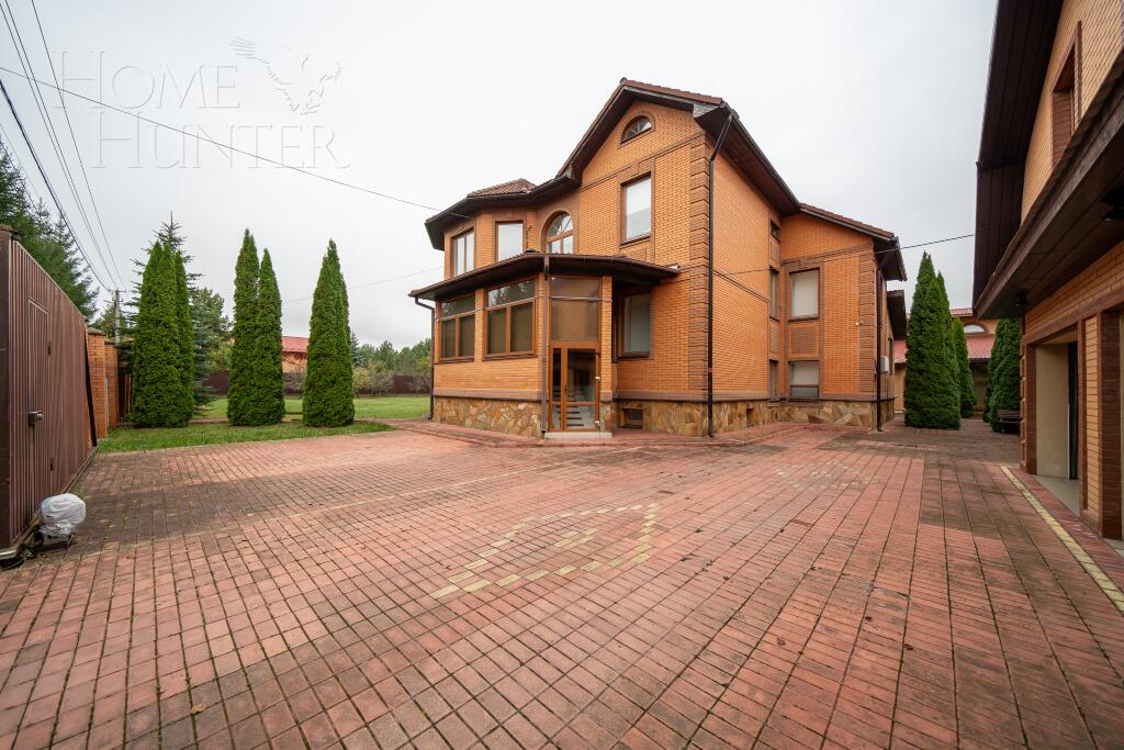 3-этажный коттедж 980 м² с отделкой