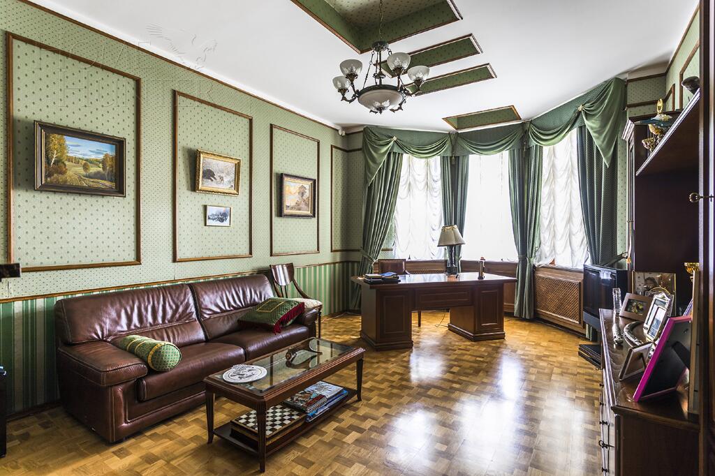 2-этажный коттедж 560 м² с отделкой