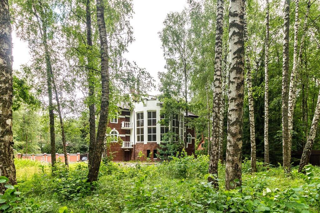 3-этажный коттедж 8 755 м² с отделкой