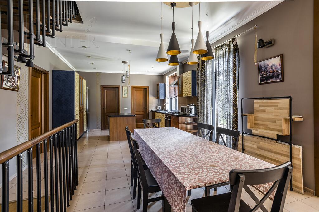 2-этажный коттедж 590 м² с отделкой