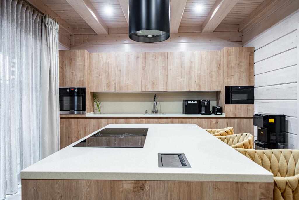 2-этажный коттедж 1 250 м² с отделкой