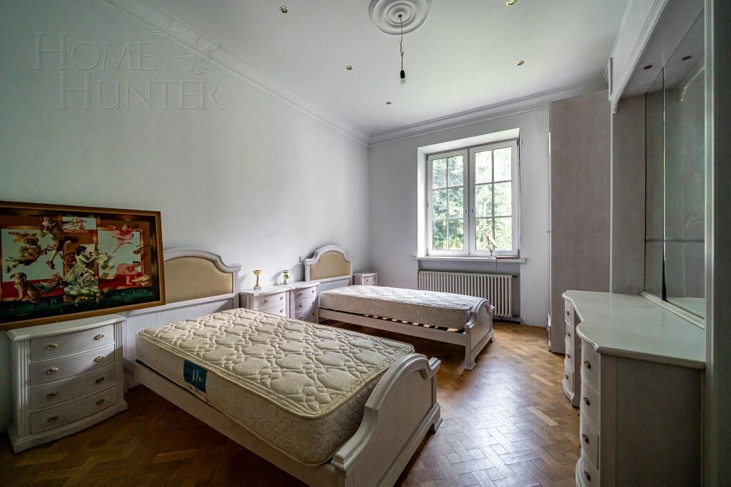 3-этажный коттедж 1 250 м² без отделки