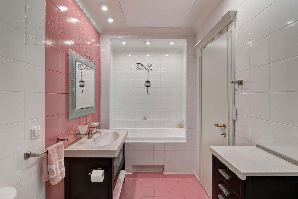 2-этажный коттедж 782.7 м² с отделкой
