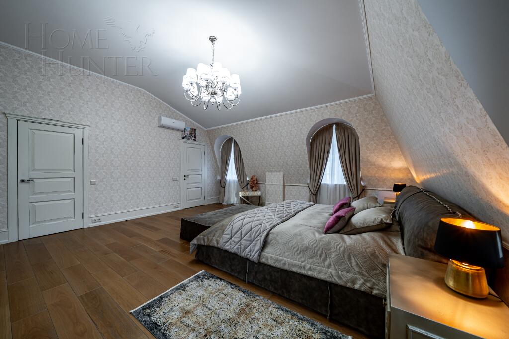 3-этажный таунхаус 270 м² с отделкой