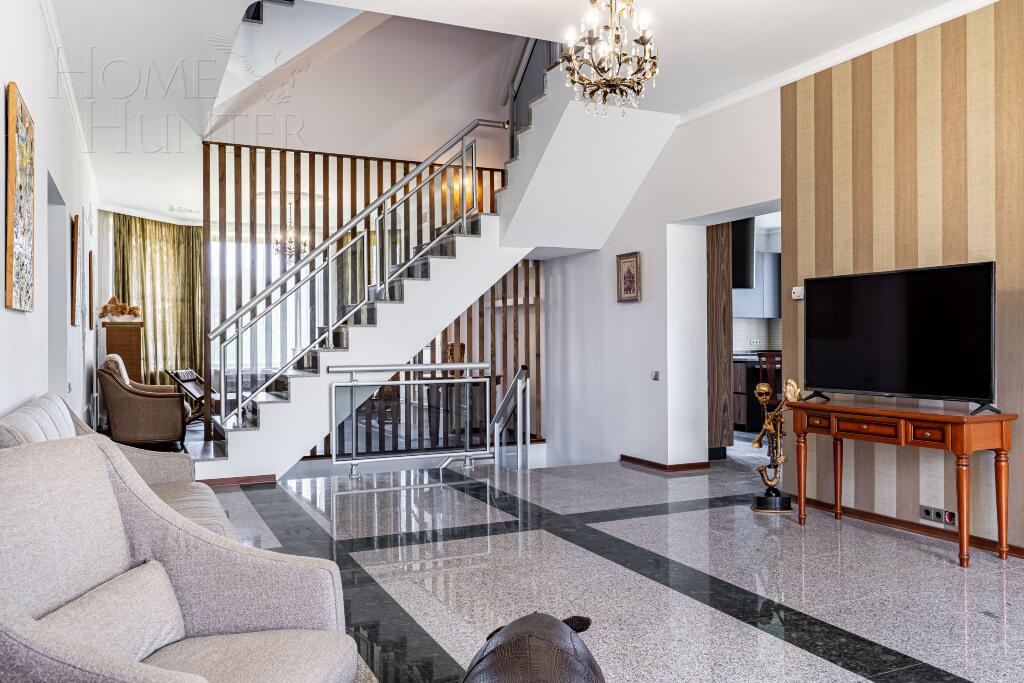 2-этажный коттедж 750 м² с отделкой