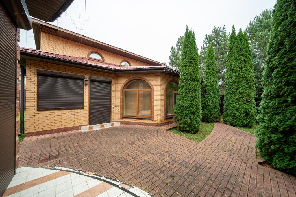 3-этажный коттедж 980 м² с отделкой