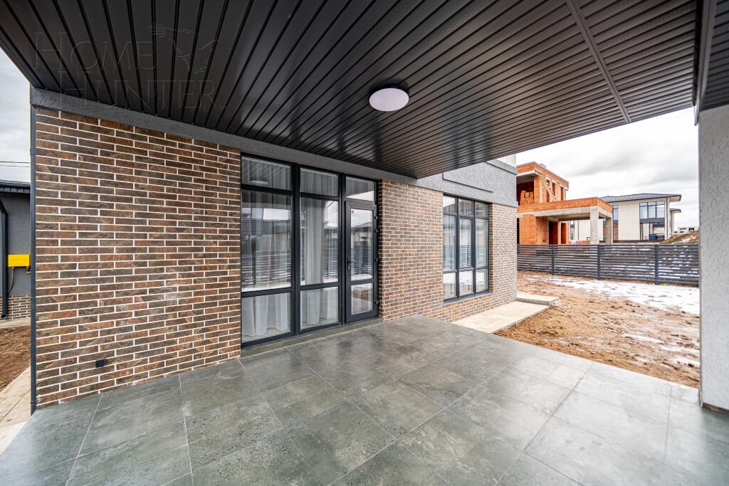 2-этажный коттедж 250 м² с отделкой