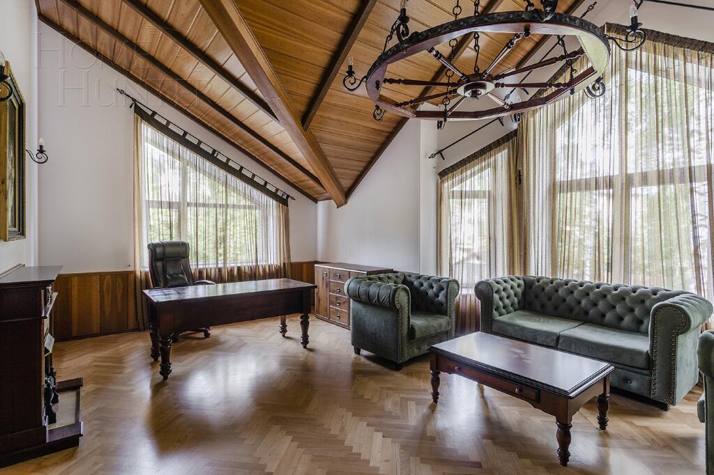 3-этажный коттедж 400 м² с отделкой