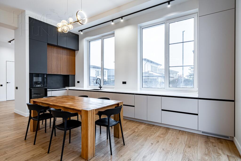 2-этажный коттедж 260 м² с отделкой