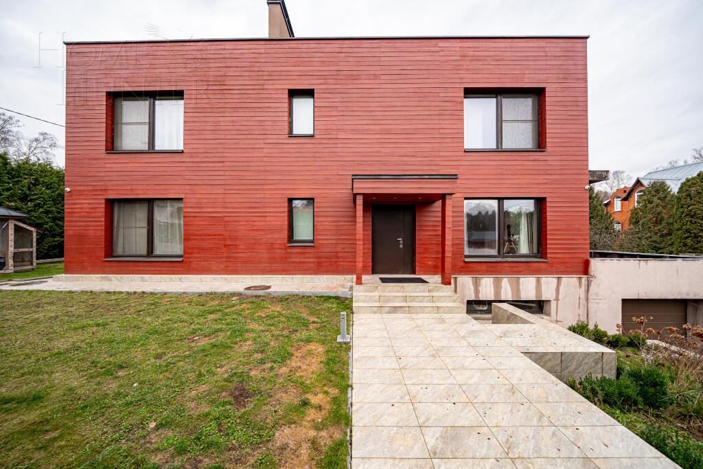 2-этажный коттедж 600 м² с отделкой