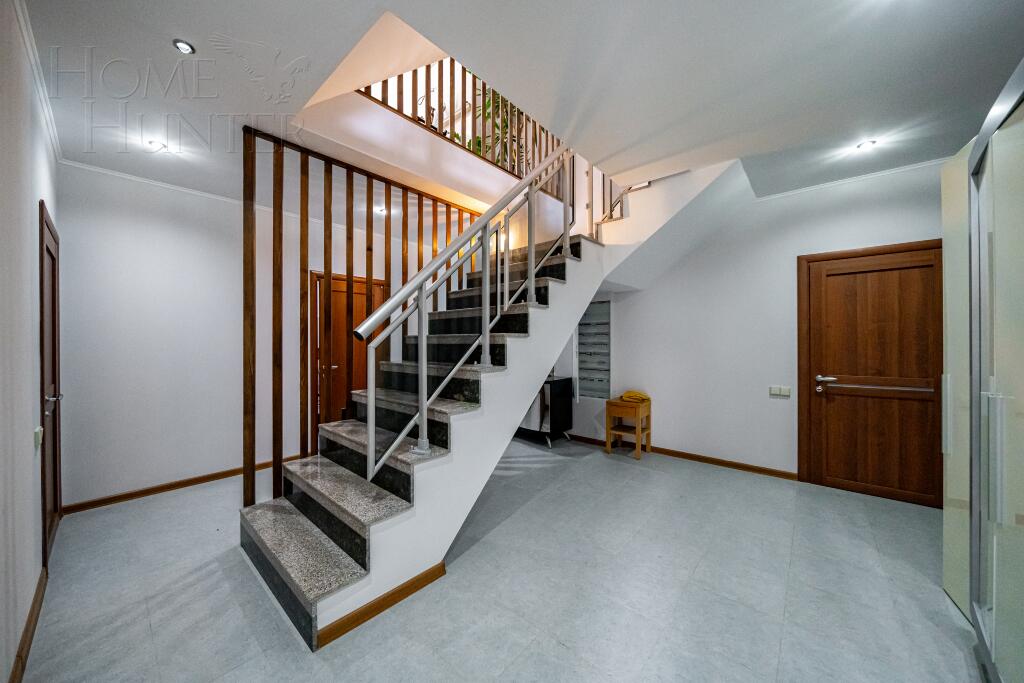 2-этажный коттедж 750 м² с отделкой